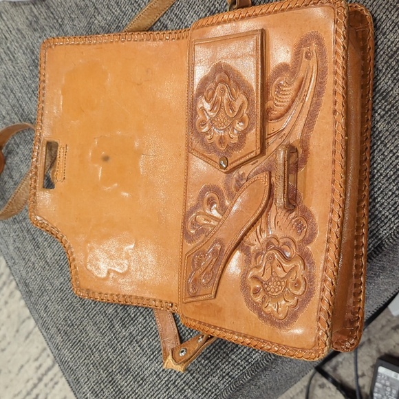 Gaitan Vintage Tooled Leather Purse - Picture 6 of 16